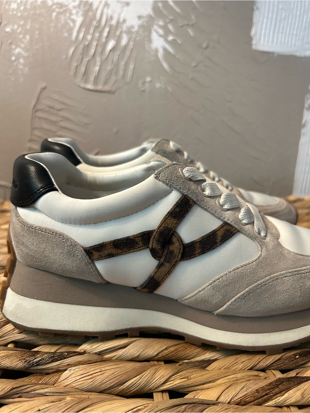 EUC Veronica Beard Valentina Women’s Neutral Beige Suede & Leather Sneakers - Picture 2 of 9